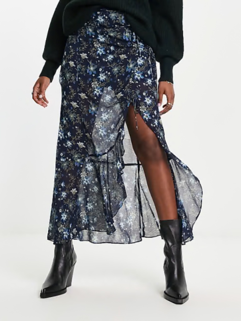 Free People tie-side detail floral print boho maxi skirt in ink blue - size 4